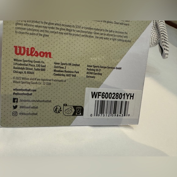 New Wilson NFL youth stretch fit receivers gloves - Picture 6 of 7